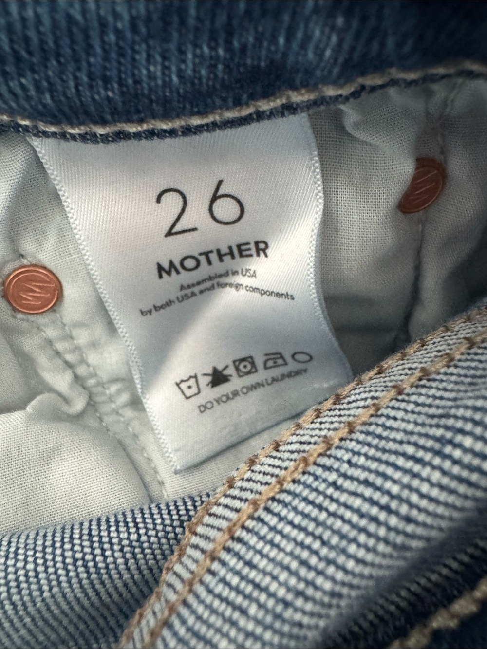 MOTHER Mid Rise Rider Ankle Fray Jean in Enjoy the Ride - Picture 7 of 8